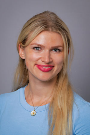 en person med blondt hår