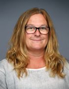 en person med langt hår en person med langt hår