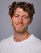 en person med skjegg en person med skjegg