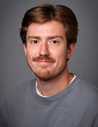 en person med skjegg en person med skjegg