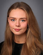en person med langt hår en person med langt hår
